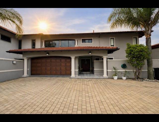 4 BEDROOM TOWNHOUSE FOR SALE IN IZINGA ESTATE